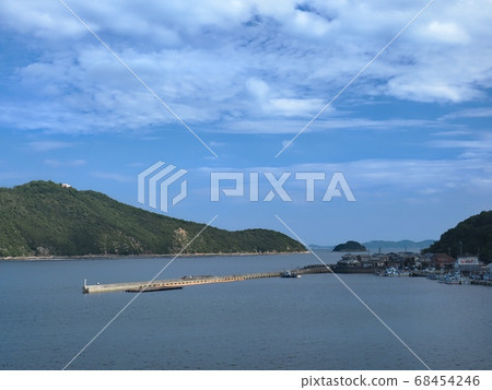 相生灣西側的椿山漁港和東側的金崎崎風光 68454246
