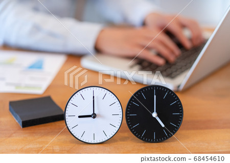Work style reform image from 9:00 to 5:00 Work style reform image from 9:00 to 5:00 68454610