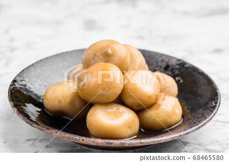 Simmered potato 68465580