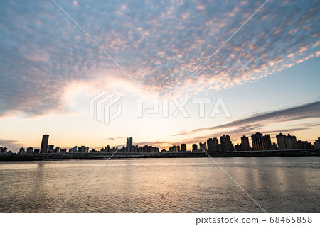 sunset view at dadaocheng wharf, taipei 68465858