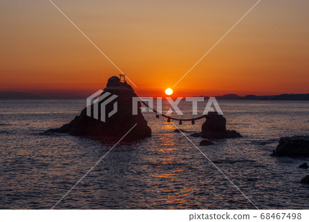 Ise Futami no Meotoiwa, Meotoiwa sunrise, Futamiura Asahi scenery, Ise Shima tourist spot 68467498