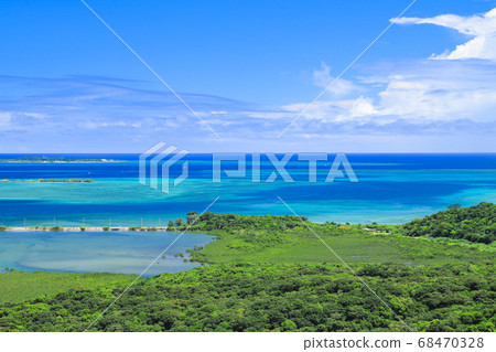 Pinaisara Falls, a superb view from Takigami Iriomote Island 68470328