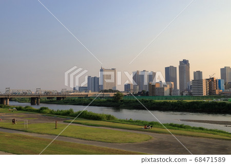從代能町府一側看的多摩河武藏小杉公寓(3) 從代能町府一側看的多摩河武藏小杉公寓(3) 68471589