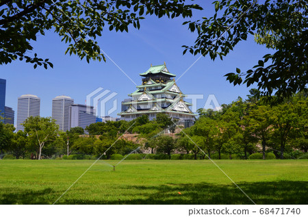從Nishinomaru花園的大阪城看到城堡塔 68471740