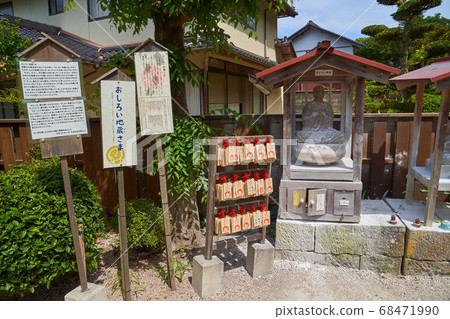 島根縣松江市玉町溫泉以其有趣的地藏而聞名的西岸寺 島根縣松江市玉町溫泉以其有趣的地藏而聞名的西岸寺 68471990