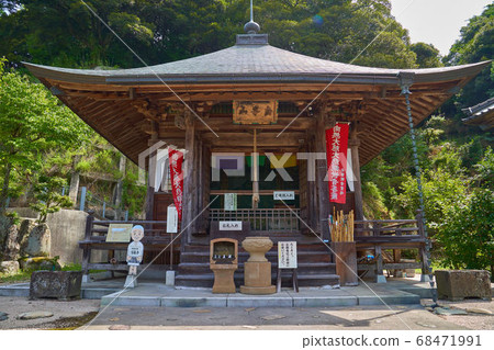 Kiyoganji Temple with Izumo Sanban No. 33 Kannon Temple (Iwayaji) in Tamazoi Onsen, Matsue City, Shimane Prefecture Kiyoganji Temple with Izumo Sanban No. 33 Kannon Temple (Iwayaji) in Tamazoi Onsen, Matsue City, Shimane Prefecture 68471991