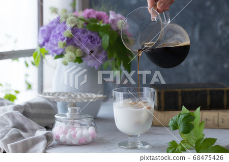 桌上的咖啡廳 桌上的咖啡廳 68475426