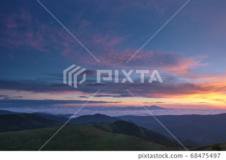 Morning glow from the summit of Kurumayama 68475497