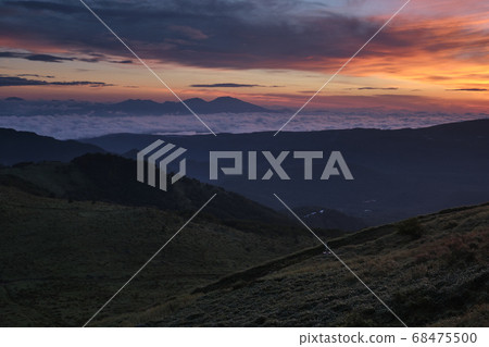 Morning glow from the summit of Kurumayama 68475500