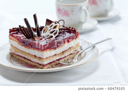 pie with chocolate 68479105