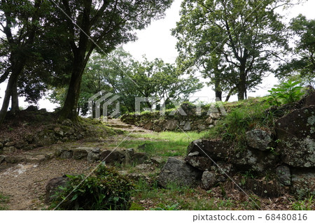 美濃金山城(主要城堡塔下的山洞遺跡) 美濃金山城(主要城堡塔下的山洞遺跡) 68480816