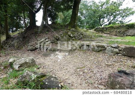 美濃金山城(主要城堡塔下的山洞遺跡) 美濃金山城(主要城堡塔下的山洞遺跡) 68480818
