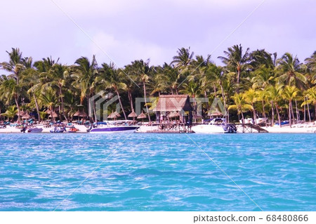 Beautiful beach in Mauritius Beautiful beach in Mauritius 68480866