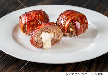 Bacon wrappped meatballs 68480919