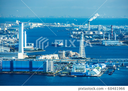(Kanagawa Prefecture) Industrial area seen from Yokohama Landmark Tower 68481966