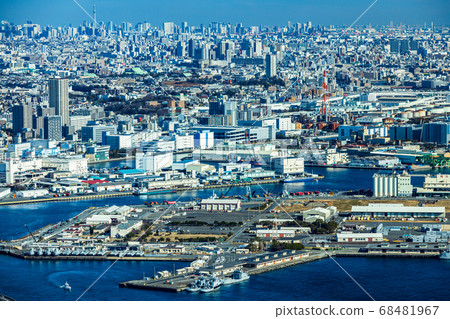 (Kanagawa Prefecture) Industrial area seen from Yokohama Landmark Tower 68481967