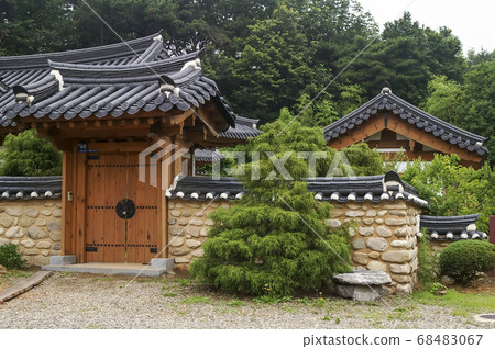 Hanok Hanok 68483067