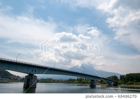 河口湖和富士山 河口湖和富士山 68486270