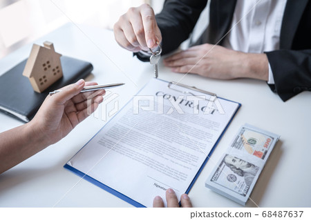 Sale purchase contract to buy a house, Real estate Sale purchase contract to buy a house, Real estate 68487637