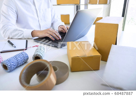 Young entrepreneur business owner work at home, Young entrepreneur business owner work at home, 68487887