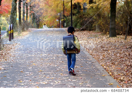 小學生的學校之路 68488734