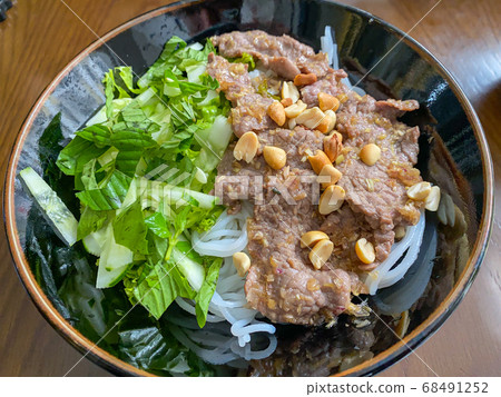 Vietnam delicious cuisine- braised beef and rice noodles 68491252