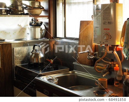 Parents' kitchen 68491858