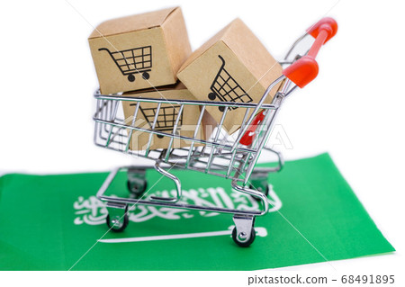 Box with shopping cart logo and Saudi Arabia flag 68491895