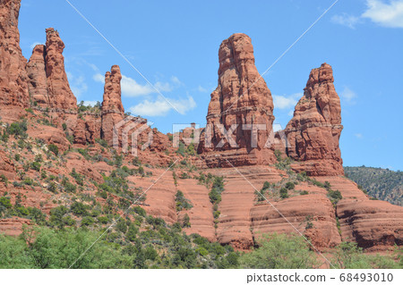 Tow Nuns red rock formation in Sedona, Yavapai County, Kaibab National Forest, Arizona 68493010