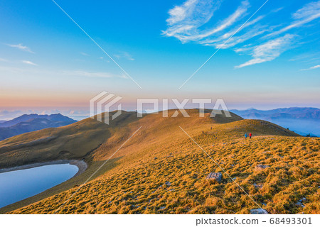 Taiwan Mountain Lakes-Angel's Tears Jiaming Lake Sunrise 68493301