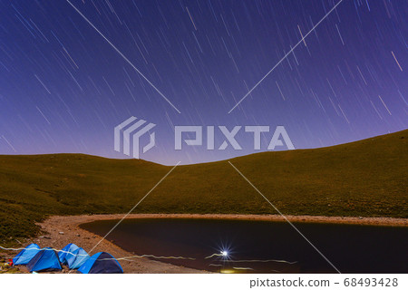台灣高山湖泊-天使的眼淚 嘉明湖 星空 銀河 台灣高山湖泊-天使的眼淚 嘉明湖 星空 銀河 68493428
