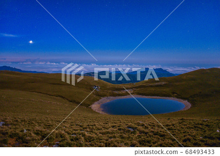 Taiwan Mountain Lakes-Angel's Tears Jiaming Lake Starry Sky Milky Way Taiwan Mountain Lakes-Angel's Tears Jiaming Lake Starry Sky Milky Way 68493433