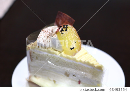 Cake 68493564