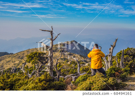 台灣高山湖泊-天使的眼淚 嘉明湖 登山步道 台灣高山湖泊-天使的眼淚 嘉明湖 登山步道 68494161