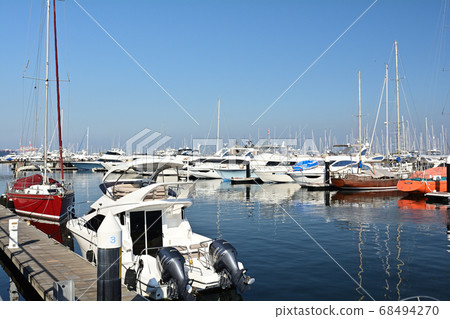 Yokohama Bayside Marina 68494270
