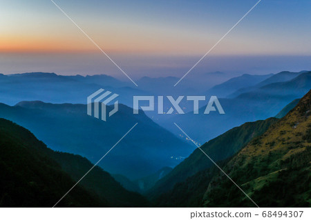 Taiwan Baiyue-Yushan Paiyun Villa Sunset and Dongpu Valley 68494307