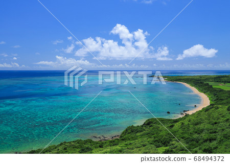 A superb view of Hirakubosaki, an image of a tropical country Ishigakijima A superb view of Hirakubosaki, an image of a tropical country Ishigakijima 68494372