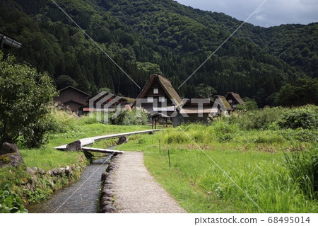 白川鄉與河 68495014