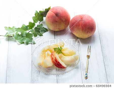 Cut peach Cut peach 68496984