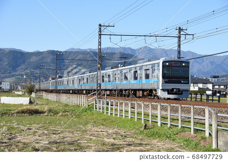 在春季鄉村奔跑的小田急3000型(富水omi山) 在春季鄉村奔跑的小田急3000型(富水omi山) 68497729