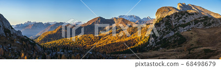 Autumn alpine Dolomites mountain scene, Sudtirol, Autumn alpine Dolomites mountain scene, Sudtirol, 68498679