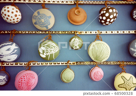Wall decorations depicting sea creatures Walls of a general store 68500328