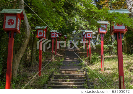 Shrine Bonbori 68505072