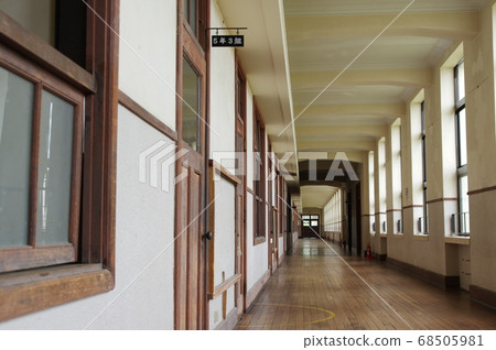 小學走廊 68505981