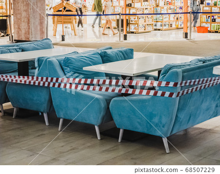 closed public catering at coronavirus quarantine 68507229