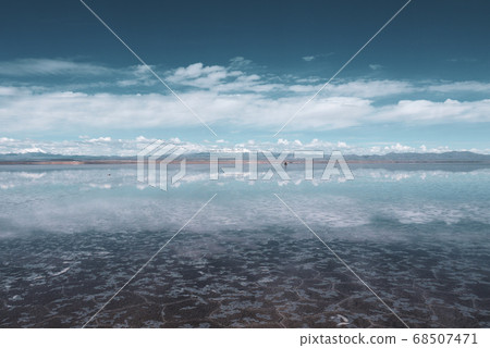 Endless landscapes with reflection like mirror of sky in Salar de Uyuni, Bolivia 68507471
