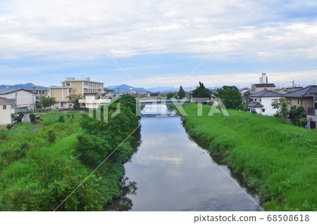 Scenery from the window of the Tokaido Main Line from Maibara Station to Owari Ichinomiya Station 68508618