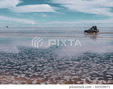 Vehicle tours for salt flats in Salar de Uyuni desert in Bolivia 68509071