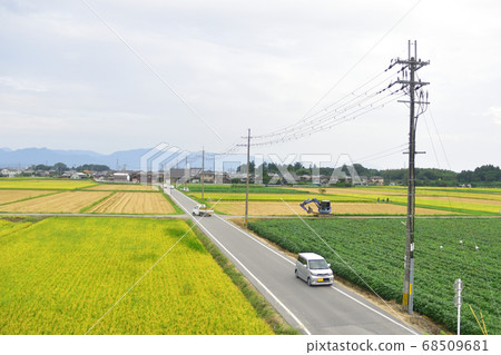 Scenery from the window of Lake Biwa Line from Ishiyama Station to Maibara Station Scenery from the window of Lake Biwa Line from Ishiyama Station to Maibara Station 68509681