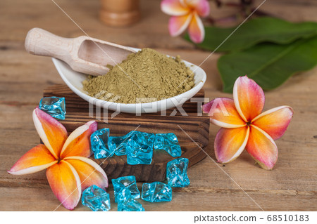 Herbal powder in plate ,concept herbal spa Herbal powder in plate ,concept herbal spa 68510183